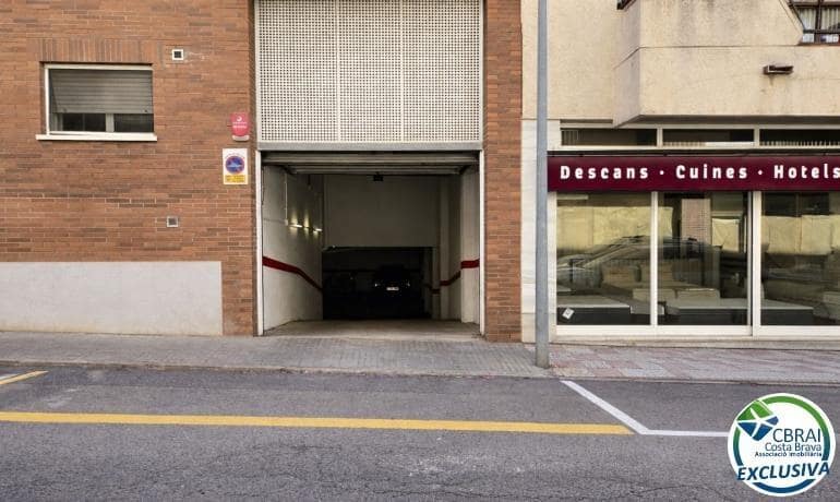 2 slaapkamer Appartement te koop in Roses - € 265.000 (Ref: 9758902)