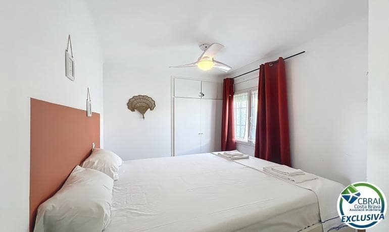 2 soveværelse Villa til salg i Empuriabrava med swimmingpool - € 385.000 (Ref: 9761927)