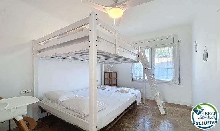 2 soveværelse Villa til salg i Empuriabrava med swimmingpool - € 385.000 (Ref: 9761927)