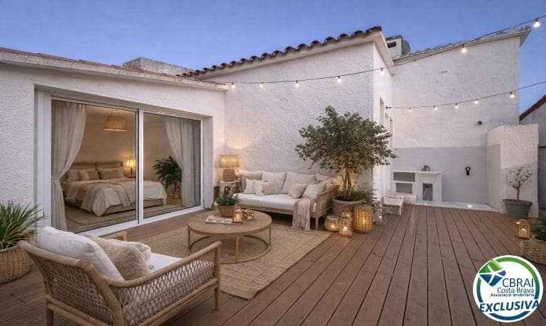 2 soveværelse Villa til salg i Empuriabrava med swimmingpool - € 385.000 (Ref: 9761927)