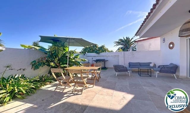 2 soveværelse Villa til salg i Empuriabrava, Castelló d'Empúries med swimmingpool - € 385.000 (Ref: 9761927)