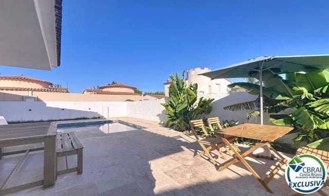 2 soveværelse Villa til salg i Empuriabrava, Castelló d'Empúries med swimmingpool - € 385.000 (Ref: 9761927)