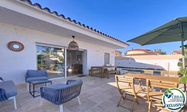 2 soveværelse Villa til salg i Empuriabrava, Castelló d'Empúries med swimmingpool - € 385.000 (Ref: 9761927)