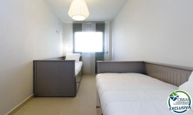 3 slaapkamer Appartement te koop in Roses met garage - € 439.000 (Ref: 9770593)