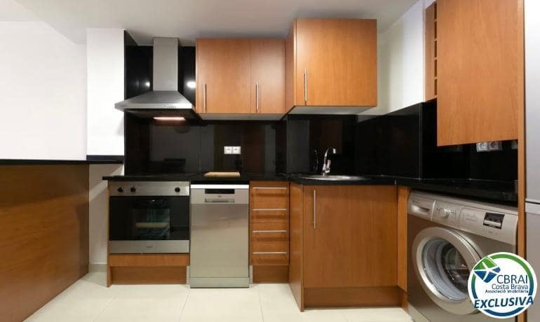 3 slaapkamer Appartement te koop in Roses met garage - € 439.000 (Ref: 9770593)