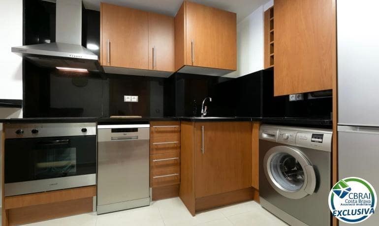 3 slaapkamer Appartement te koop in Roses met garage - € 439.000 (Ref: 9770593)