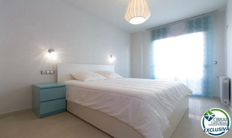 3 slaapkamer Appartement te koop in Roses met garage - € 439.000 (Ref: 9770593)