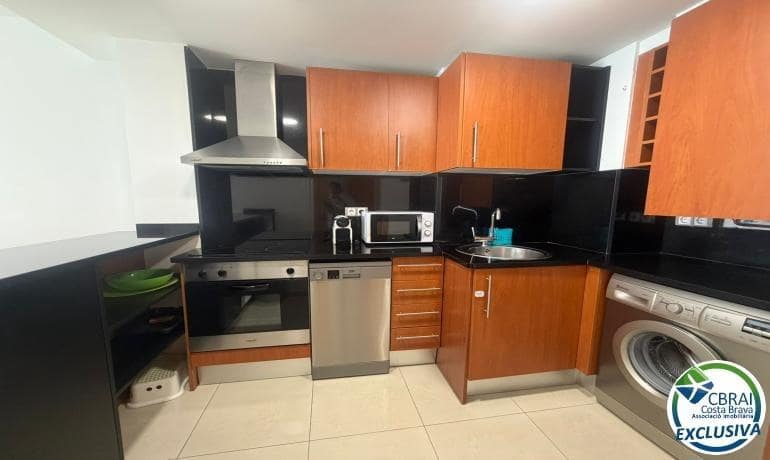 3 slaapkamer Appartement te koop in Roses met garage - € 439.000 (Ref: 9770593)