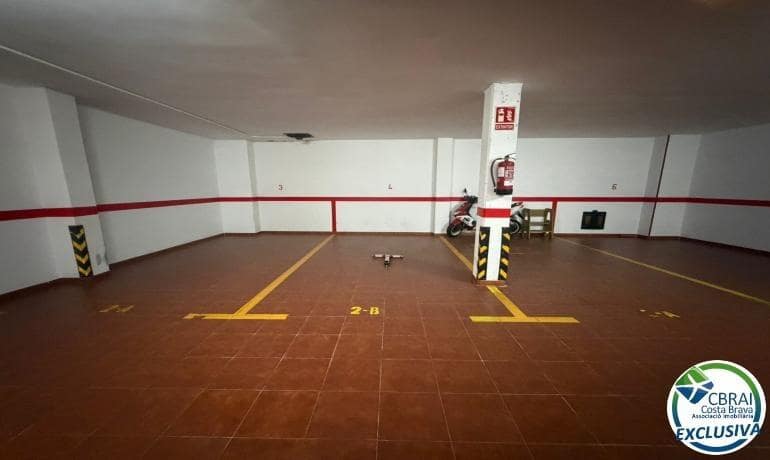 3 slaapkamer Appartement te koop in Roses met garage - € 439.000 (Ref: 9770593)