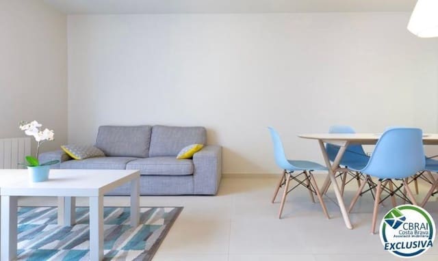 3 slaapkamer Appartement te koop in Roses met garage - € 439.000 (Ref: 9770593)