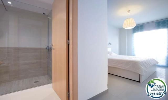 3 slaapkamer Appartement te koop in Roses met garage - € 439.000 (Ref: 9770593)