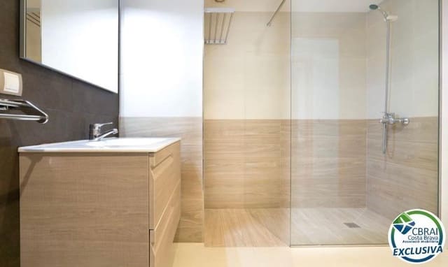 3 slaapkamer Appartement te koop in Roses met garage - € 439.000 (Ref: 9770593)