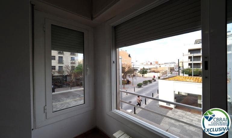 3 slaapkamer Appartement te koop in Roses - € 235.000 (Ref: 9770594)