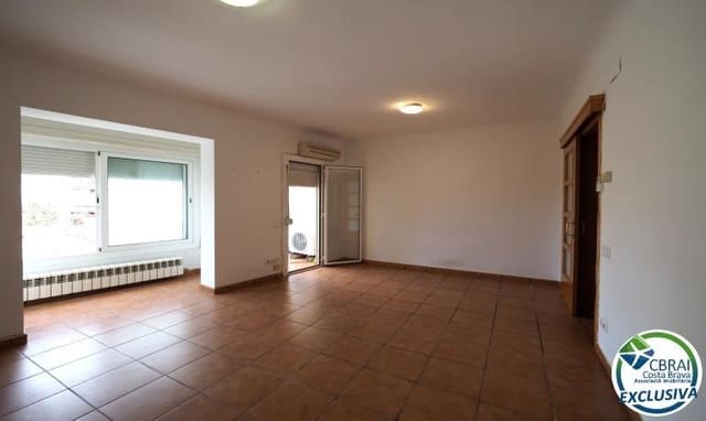 3 slaapkamer Appartement te koop in Roses - € 235.000 (Ref: 9770594)