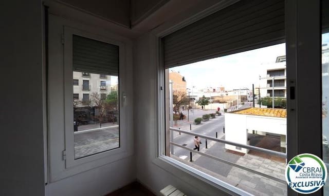 3 slaapkamer Appartement te koop in Roses - € 235.000 (Ref: 9770594)