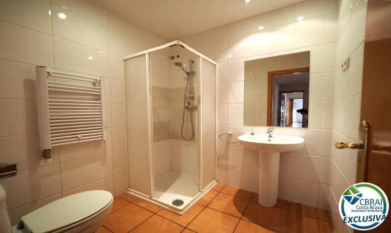 3 slaapkamer Appartement te koop in Roses - € 235.000 (Ref: 9770594)