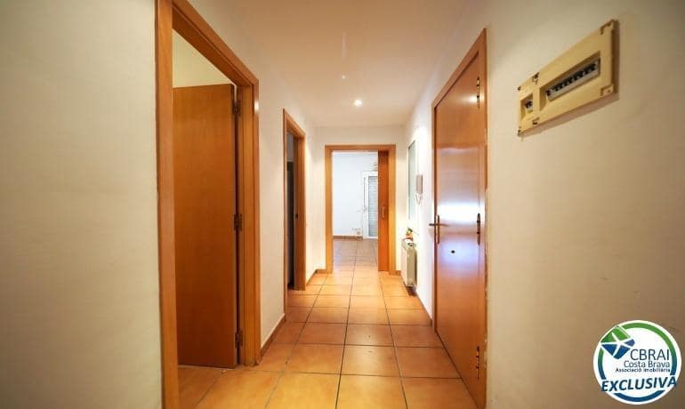 3 slaapkamer Appartement te koop in Roses - € 235.000 (Ref: 9770594)