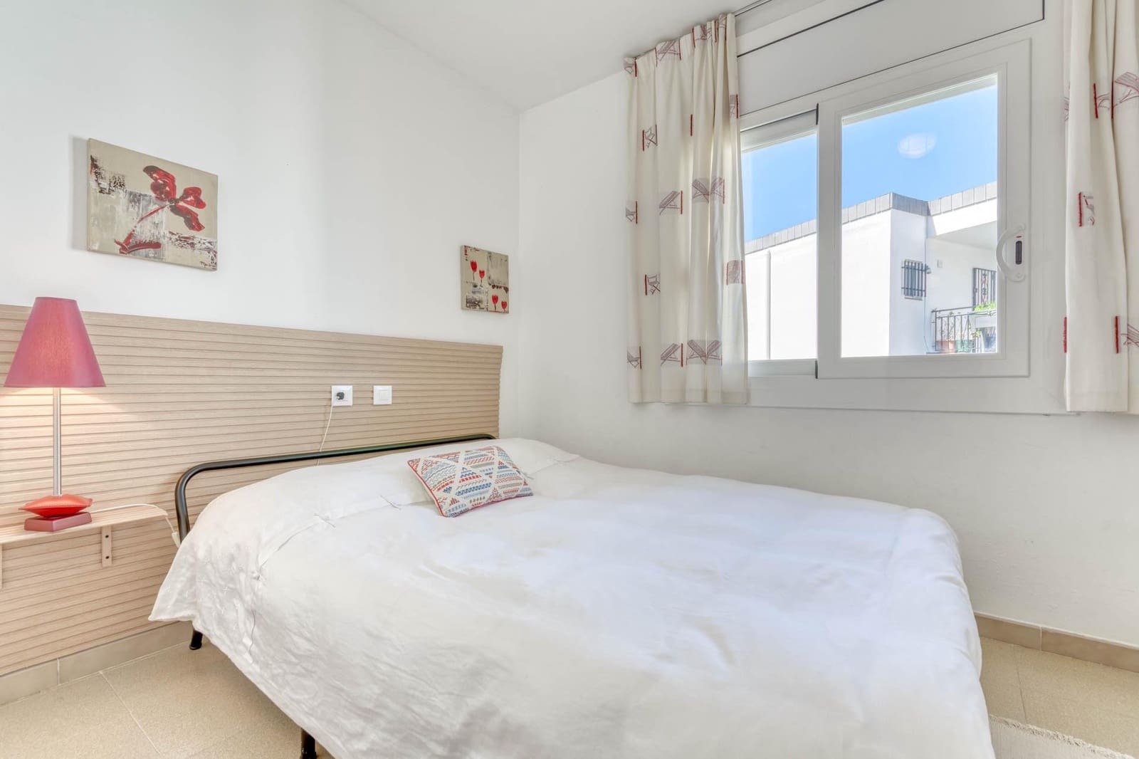 2 bedroom Apartment for sale in Roses - € 235,000 (Ref: 9772990)