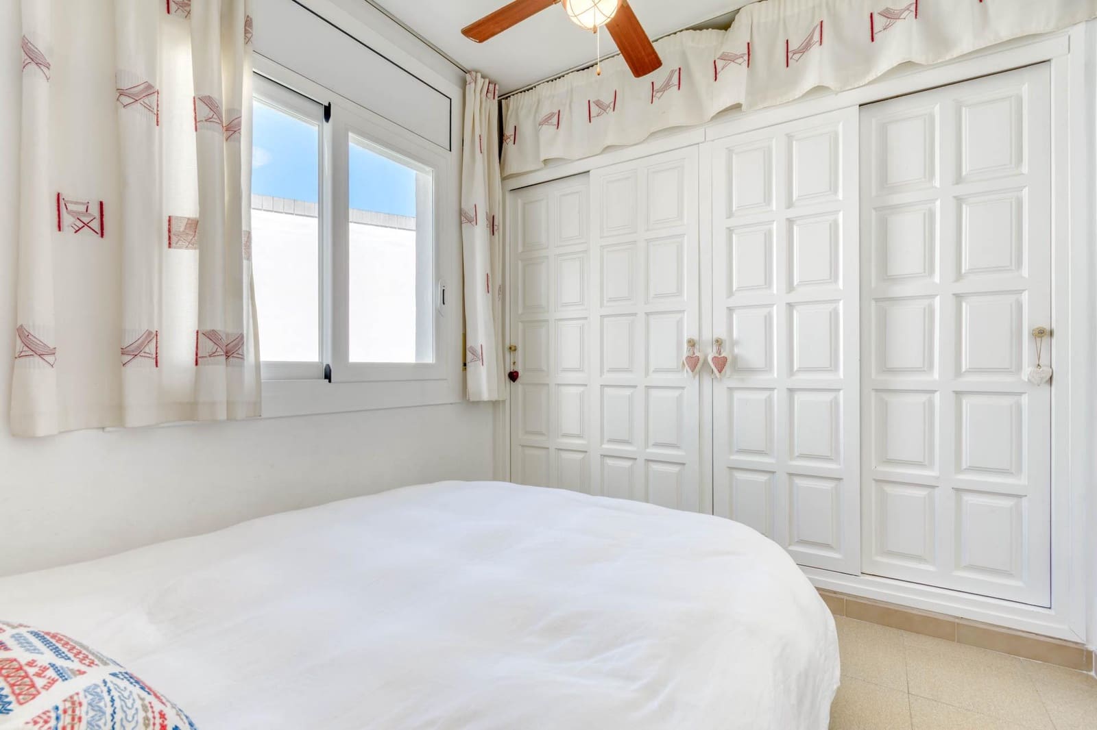 2 bedroom Apartment for sale in Roses - € 235,000 (Ref: 9772990)