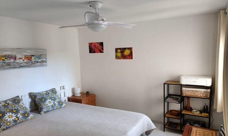 2 bedroom Apartment for sale in Roses with garage - € 290,000 (Ref: 9772991)