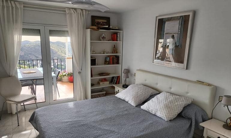 2 bedroom Apartment for sale in Roses with garage - € 290,000 (Ref: 9772991)