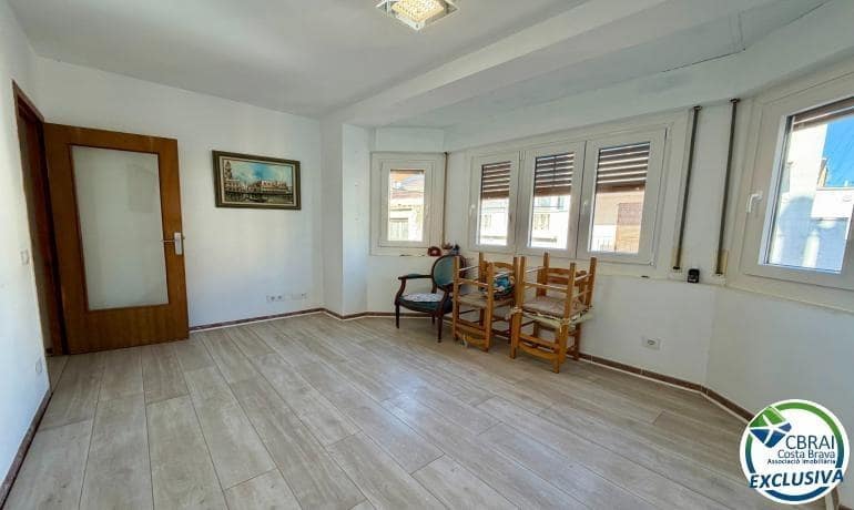 2 slaapkamer Appartement te koop in Roses - € 162.000 (Ref: 9772992)