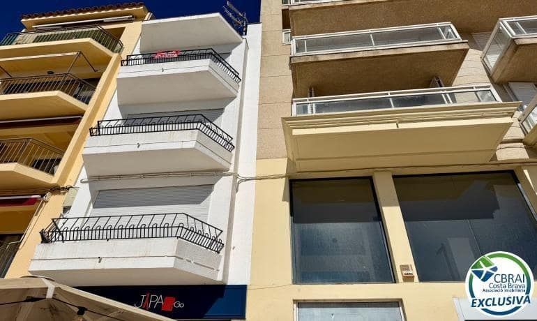 2 slaapkamer Appartement te koop in Roses - € 162.000 (Ref: 9772992)