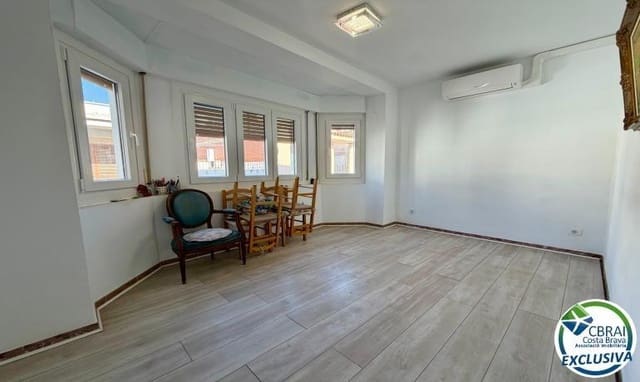 2 slaapkamer Appartement te koop in Roses - € 162.000 (Ref: 9772992)