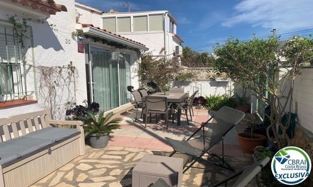 3 sovrum Villa till salu i Santa Margarida, Roses med pool - 349 000 € (Ref: 9778061)