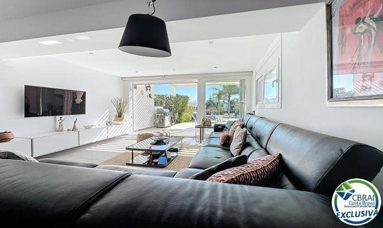 3 soveværelse Villa til salg i Empuriabrava med swimmingpool garage - € 930.000 (Ref: 9778062)