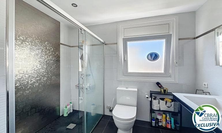 3 soveværelse Villa til salg i Empuriabrava med swimmingpool garage - € 930.000 (Ref: 9778062)