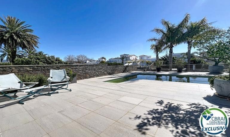 3 soveværelse Villa til salg i Empuriabrava med swimmingpool garage - € 930.000 (Ref: 9778062)