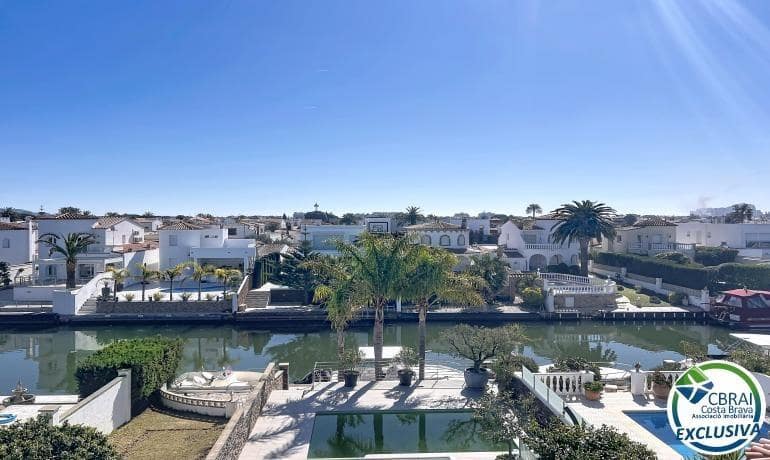 3 soveværelse Villa til salg i Empuriabrava med swimmingpool garage - € 930.000 (Ref: 9778062)