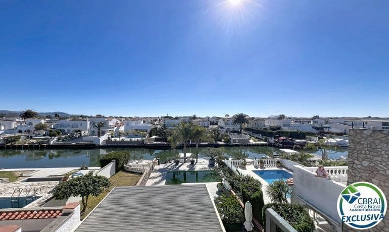 3 soveværelse Villa til salg i Empuriabrava med swimmingpool garage - € 930.000 (Ref: 9778062)