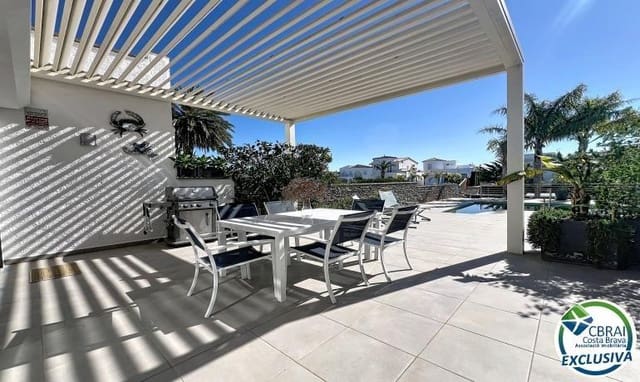 3 soveværelse Villa til salg i Empuriabrava, Castelló d'Empúries med swimmingpool garage - € 930.000 (Ref: 9778062)