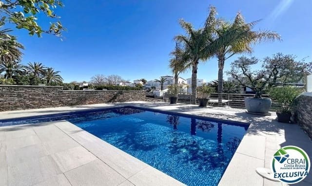 3 makuuhuone Huvila myytävänä paikassa Empuriabrava, Castelló d'Empúries mukana uima-altaan 
autotalli - 930 000 € (Ref: 9778062)