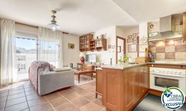 2 slaapkamer Appartement te koop in Roses met zwembad - € 266.000 (Ref: 9783064)