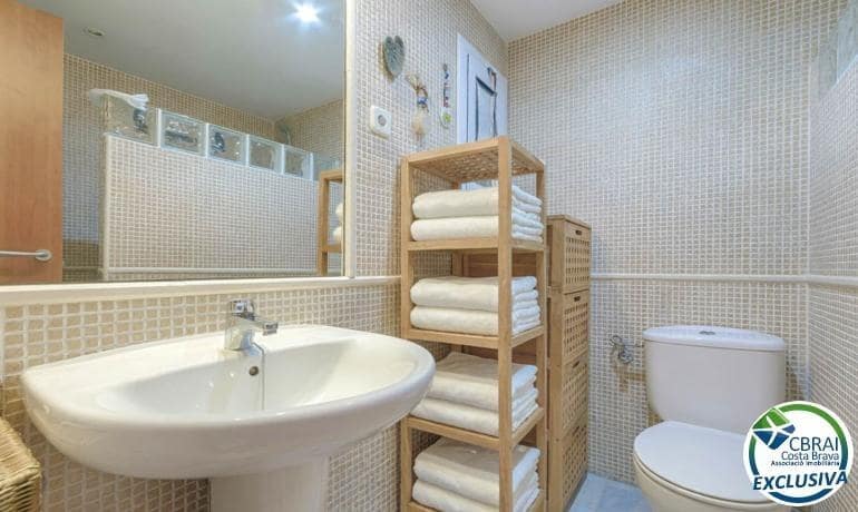 2 slaapkamer Appartement te koop in Roses met zwembad - € 266.000 (Ref: 9783064)