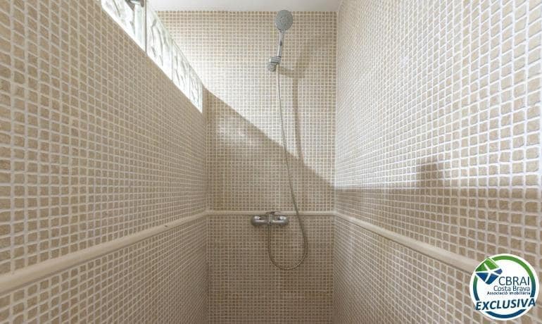 2 slaapkamer Appartement te koop in Roses met zwembad - € 266.000 (Ref: 9783064)