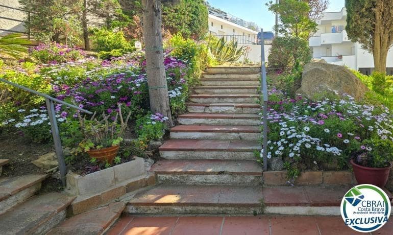 2 slaapkamer Appartement te koop in Roses met zwembad - € 266.000 (Ref: 9783064)