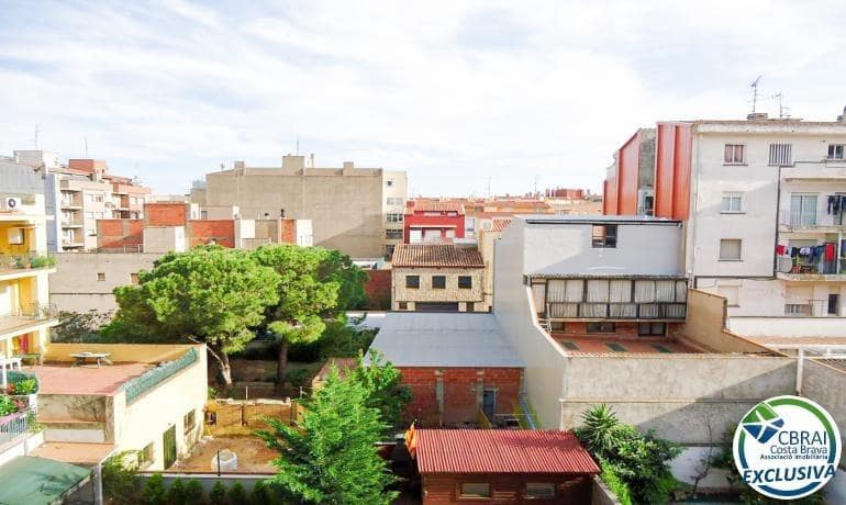 3 slaapkamer Appartement te koop in Figueres met garage - € 190.000 (Ref: 9783065)