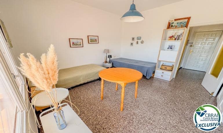 Estudio de 1 habitación en Roses en venta con piscina - 81.000 € (Ref: 9788347)