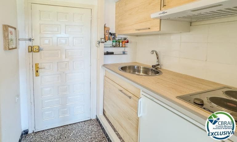 Estudio de 1 habitación en Roses en venta con piscina - 81.000 € (Ref: 9788347)