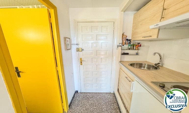 Estudio de 1 habitación en Roses en venta con piscina - 81.000 € (Ref: 9788347)