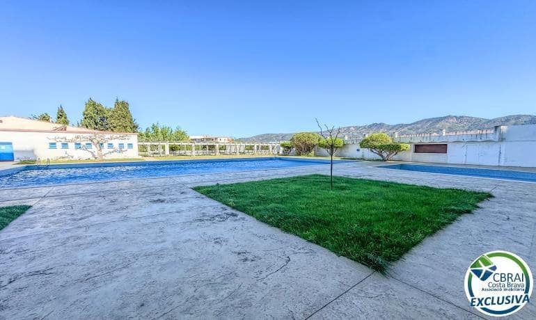 Estudio de 1 habitación en Roses en venta con piscina - 81.000 € (Ref: 9788347)