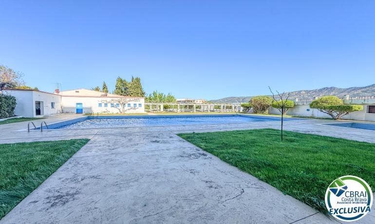 Estudio de 1 habitación en Roses en venta con piscina - 81.000 € (Ref: 9788347)