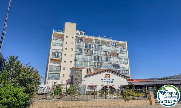 Estudio de 1 habitación en Roses en venta con piscina - 81.000 € (Ref: 9788347)