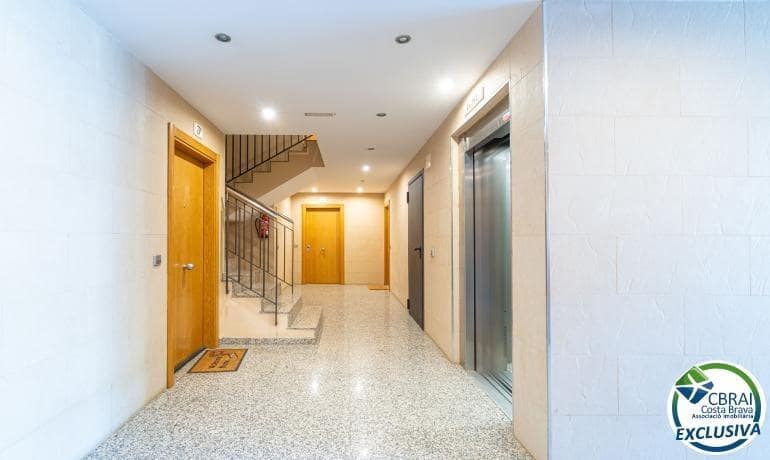 2 sypialnia Apartament na sprzedaż w Roses z basenem - 215 000 € (Ref: 9797024)