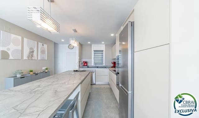 2 soveværelse Rækkehus til salg i Roses - € 299.000 (Ref: 9815812)