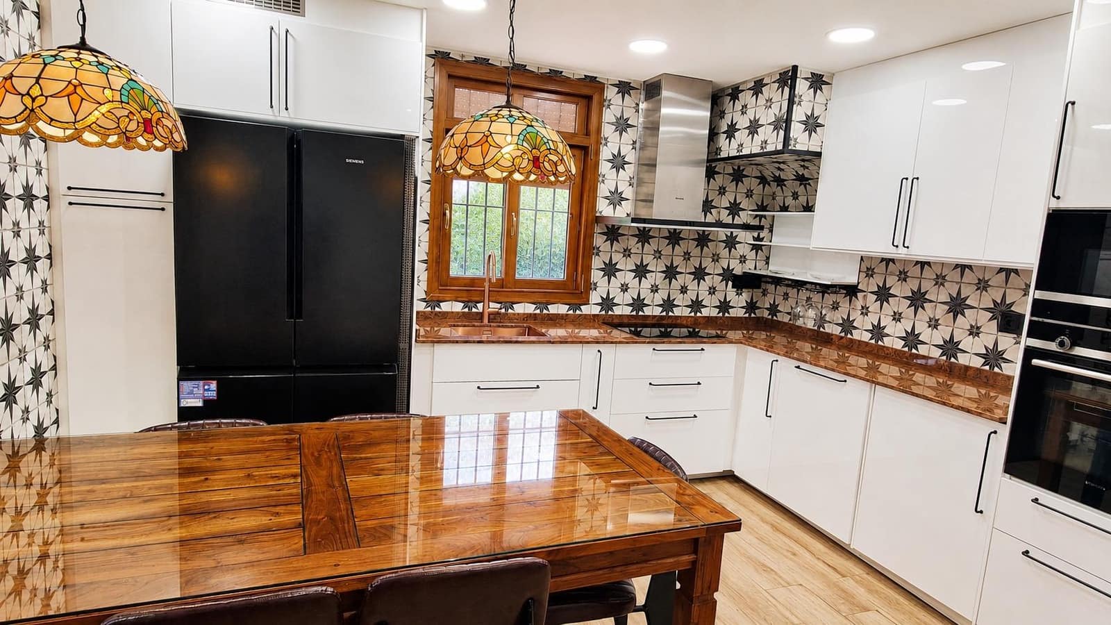 1 bedroom Townhouse for rent in Roses with pool garage - € 1,200 (Ref: 9833599)
